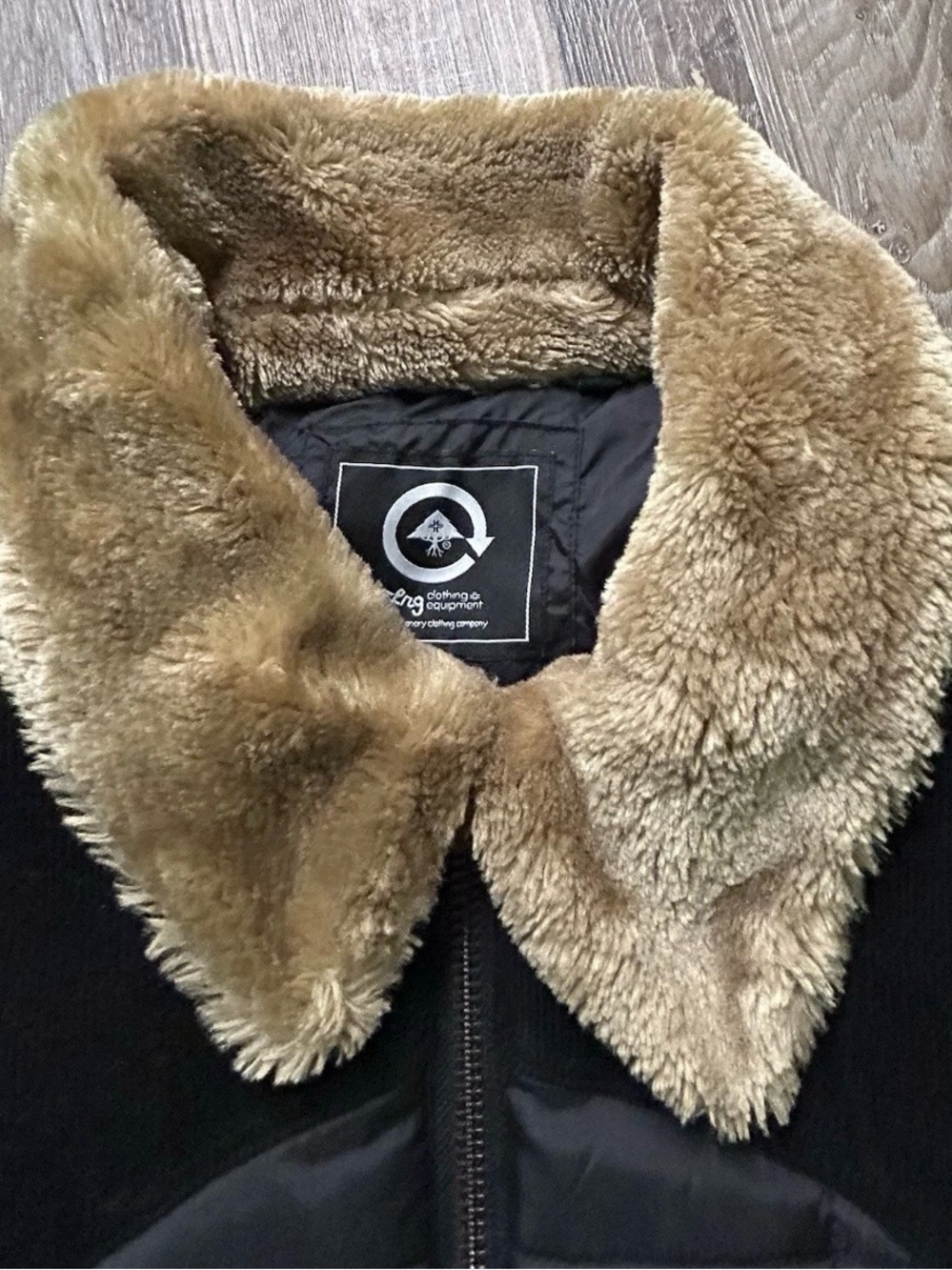 NWOT Men’s Black Winter Puffer Jacket Corduroy Fur Neck Size Large - Picture 4 of 6